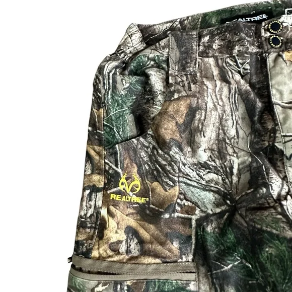 Realtree Men’s Small 28x30 Camo Hunting Cargo Pants – Windproof, Water Resistant - Picture 4 of 5